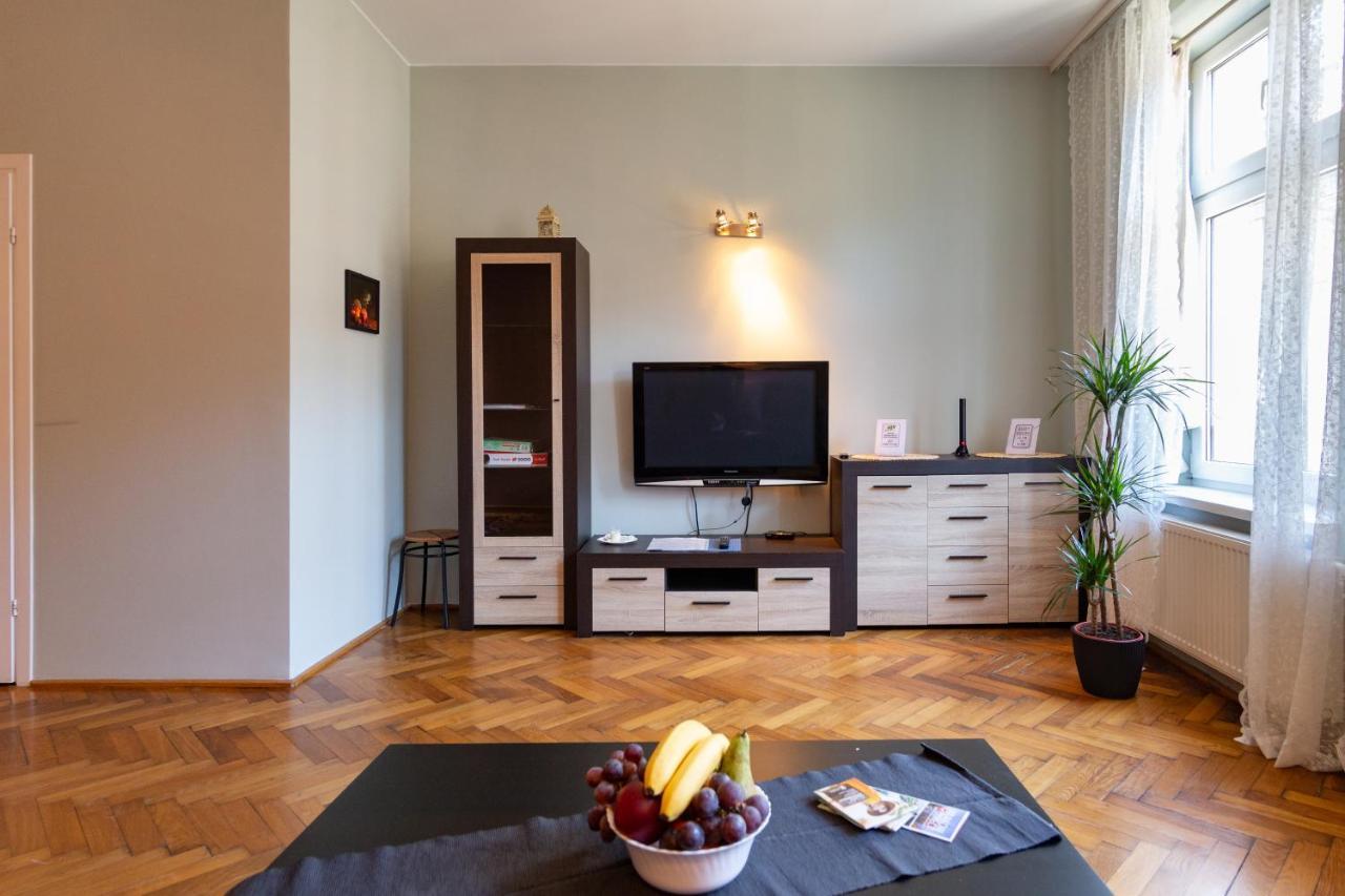 Spacious, Central & Artistic W/Brand New Bathroom! كراكوفيا المظهر الخارجي الصورة