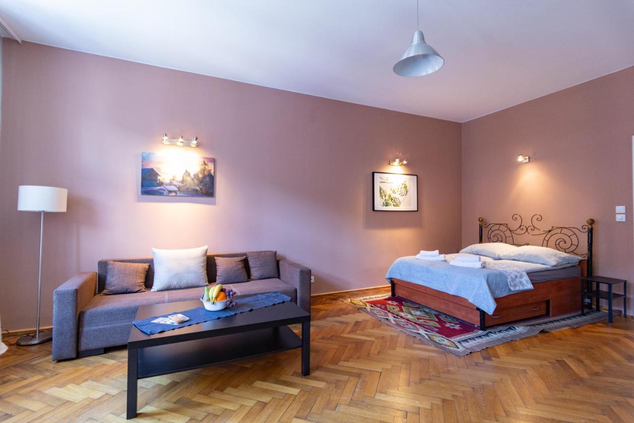 Spacious, Central & Artistic W/Brand New Bathroom! كراكوفيا المظهر الخارجي الصورة