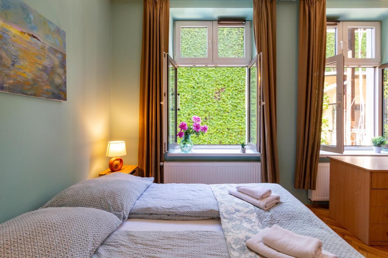 Spacious, Central & Artistic W/Brand New Bathroom! كراكوفيا المظهر الخارجي الصورة